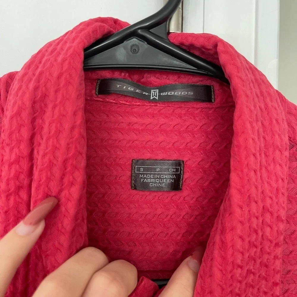 Tiger Woods Polo Shirt Men’s Small
Golf Red Stretch Lightweight Moisture
Wicking - Picture 3 of 5